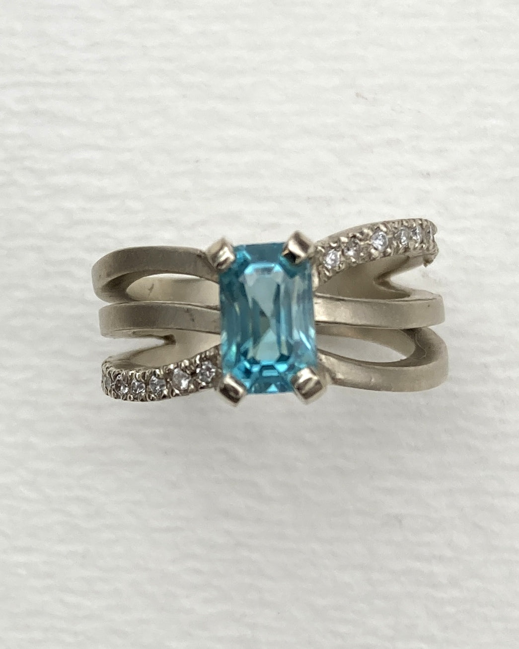 14K Fine Blue Zircon Diamond Ring