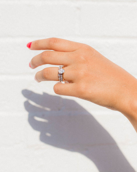 Single Prong Diamond Band